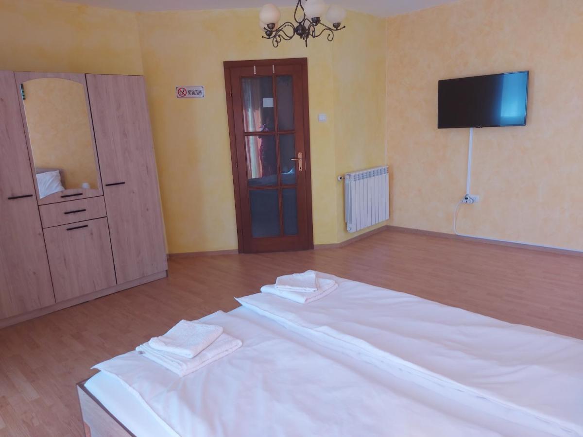 Casa Eric Pensiune *